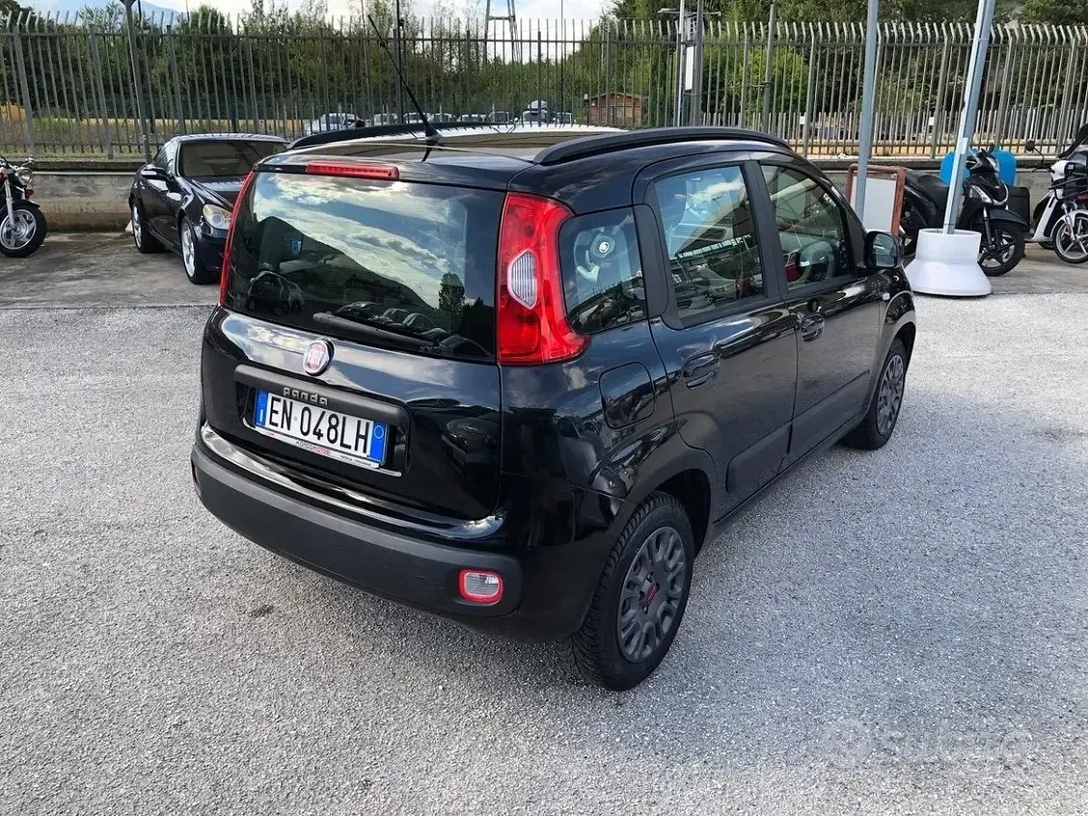 Usata Fiat Panda Cross Cross 84 CV (61 kW) 2024 Nero Utilitaria