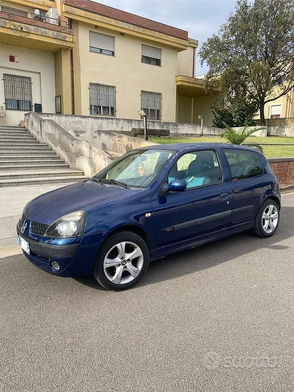 Usata Renault Clio II 2002 Berlina