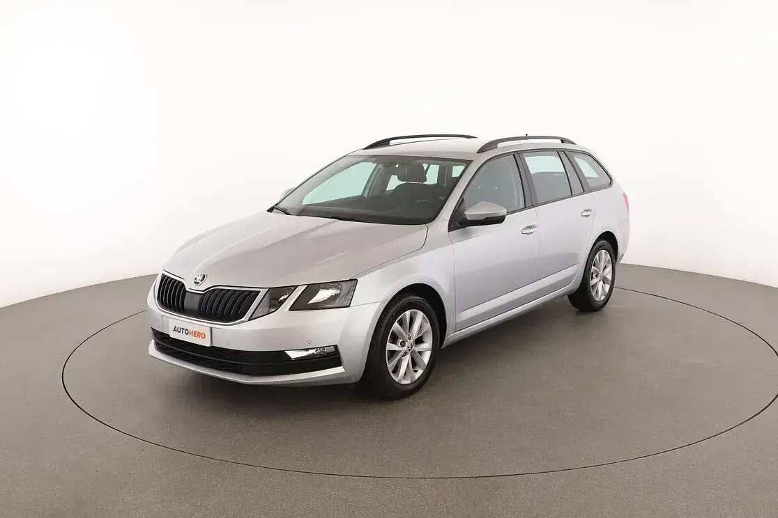 Usata Skoda Octavia Executive 150 CV (110 kW) 2020 Argento Berlina