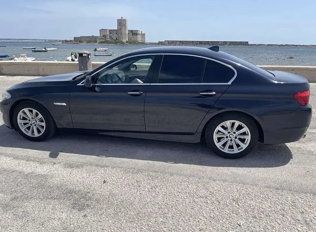 Usata BMW 525 Comfort Edition 204 CV (150 kW) 2010 Blu/azzurro Berlina