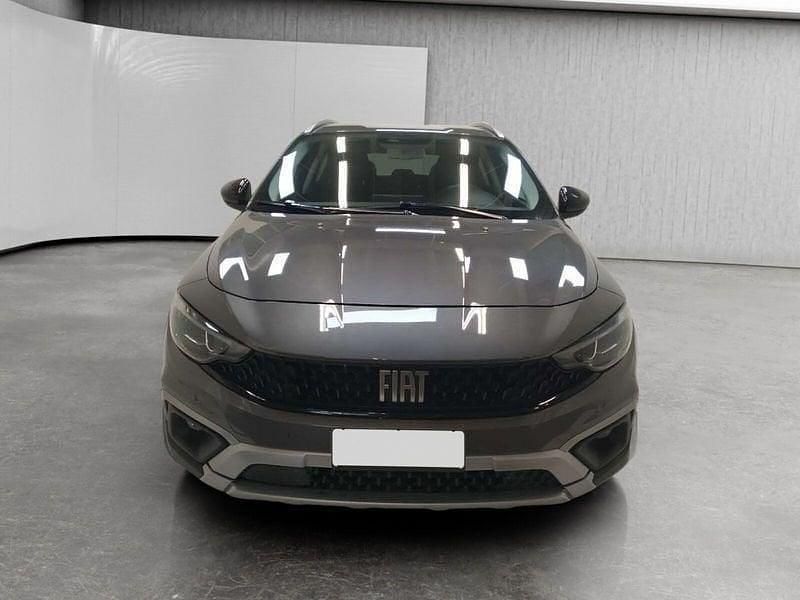 Usata Fiat Tipo Cross 101 CV (74 kW) 2022 Grigio Berlina