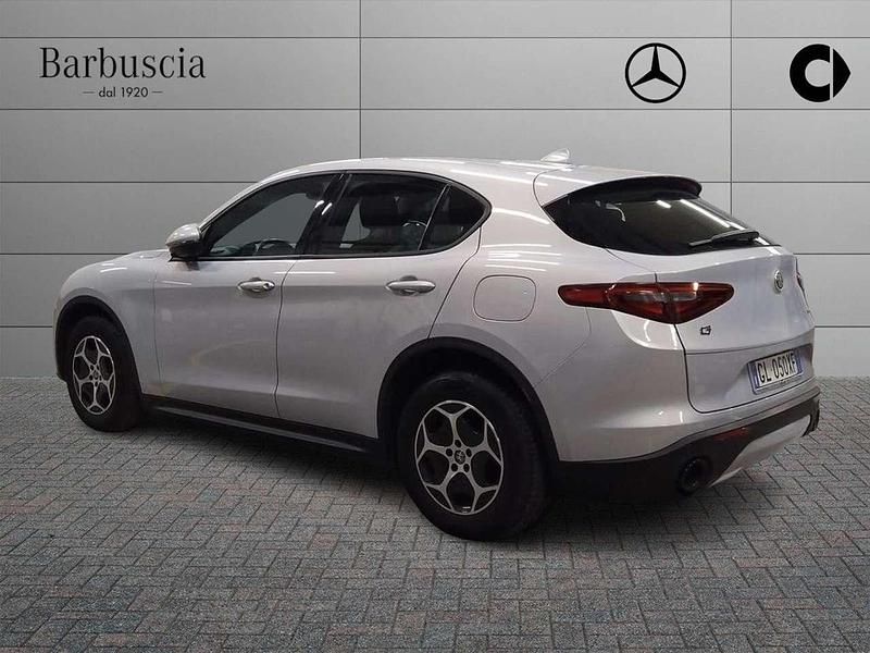 Second-hand Alfa Romeo Stelvio Business 190 CP (139 kW) 2022 Argintiu SUV