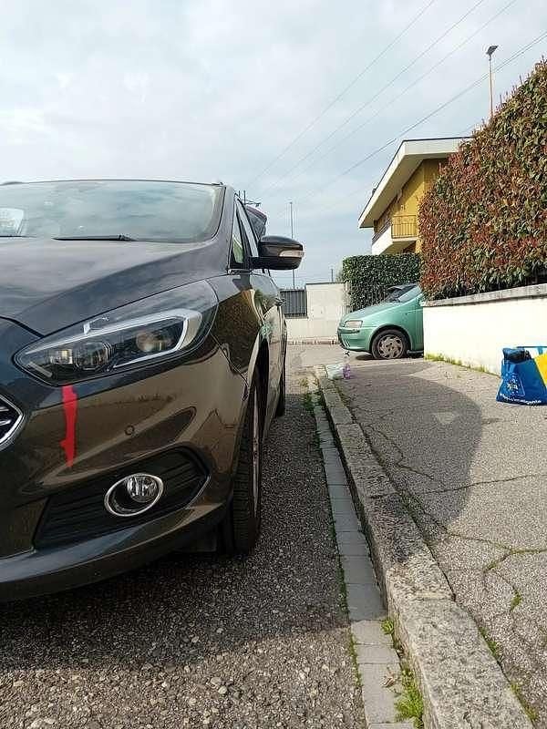 Usata Ford S-MAX Titanium 150 CV (110 kW) 2016 Monovolume