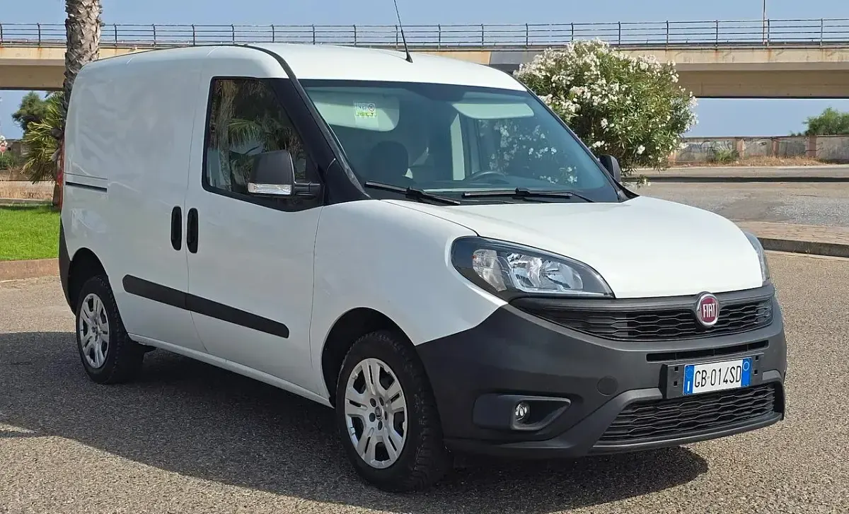 Usata Fiat Doblò Lounge 95 CV (69 kW) 2020 Bianco