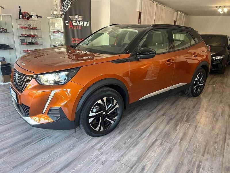 Usata Peugeot e-2008 Allure 56 kW (77 CV) 2020 Arancione SUV