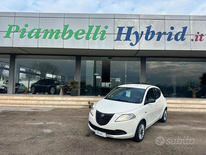 Usata Lancia Ypsilon S 95 CV (69 kW) 2015 Bianco Utilitaria