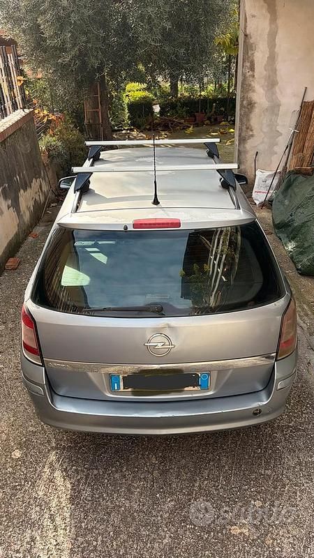 Usata Opel Astra 90 CV (66 kW) 2008 Grigio Station wagon