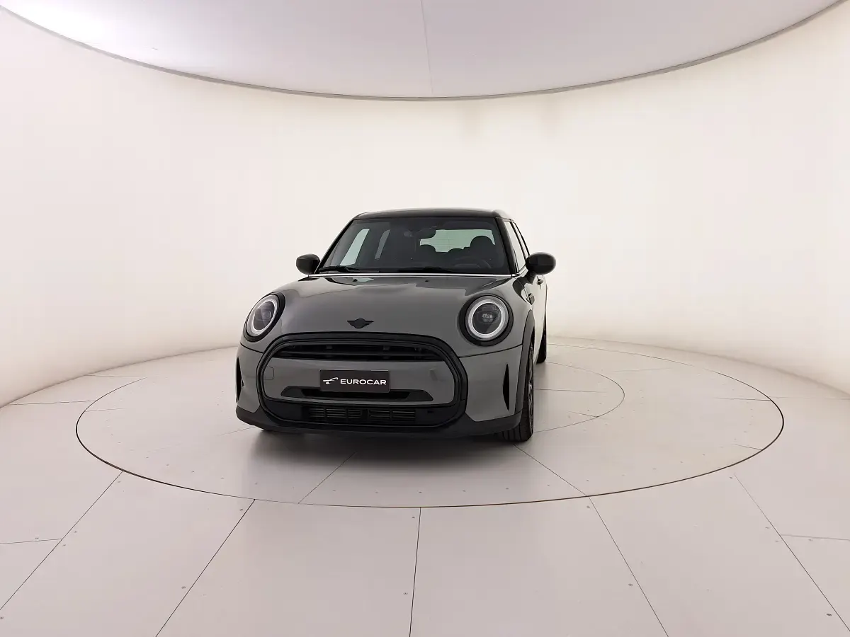 Usata Mini Cooper Classic 136 CV (100 kW) 2022 Grigio metallizzato scuro Utilitaria