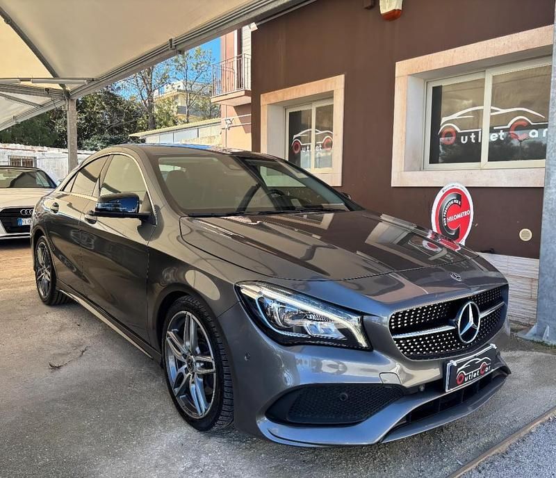 Usata Mercedes CLA220 Premium 169 CV (124 kW) 2018 Grigio Berlina