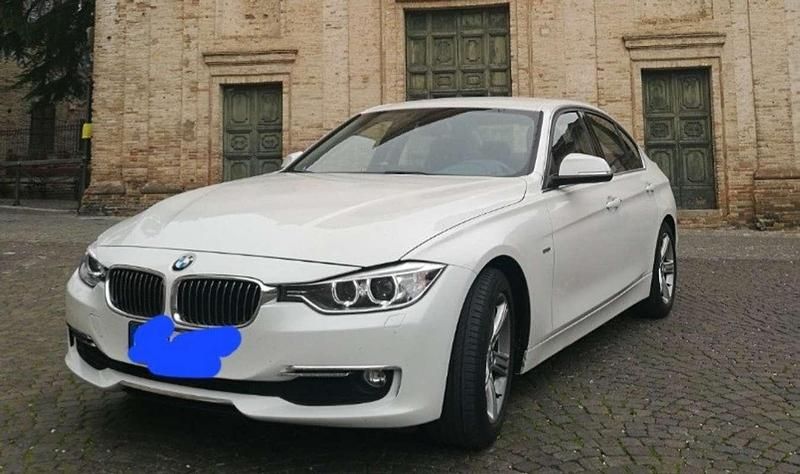 Usata BMW 320 Luxury Line 177 CV (130 kW) 2012 Berlina