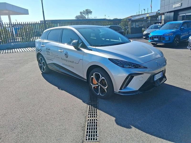 Nuova MG MG4 EV 319 kW (435 CV) 2025 Grigio Utilitaria