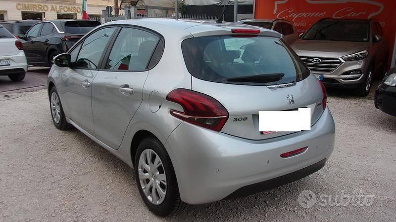 Usata Peugeot 208 Allure 75 CV (55 kW) 2016 Grigio Utilitaria