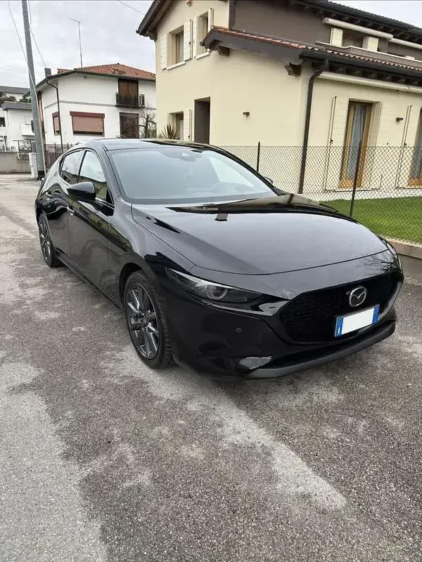 Usata Mazda 3 Exceed 122 CV (89 kW) 2022 Nero Berlina
