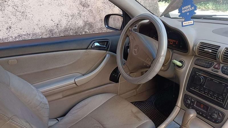 Usata Mercedes C220 143 CV (105 kW) 2002 Blu/azzurro Coupé