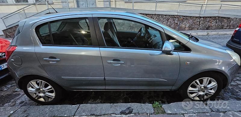 Usata Opel Corsa 45 CV (33 kW) 2003 Berlina