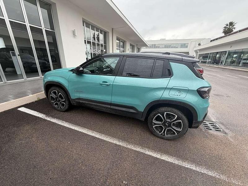 Usata Jeep Avenger Summit 101 CV (74 kW) 2024 Blu/azzurro SUV