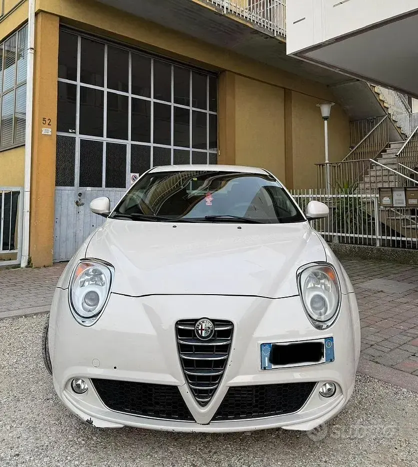 Usata Alfa Romeo MiTo 90 CV (66 kW) 2009 Marrone Utilitaria