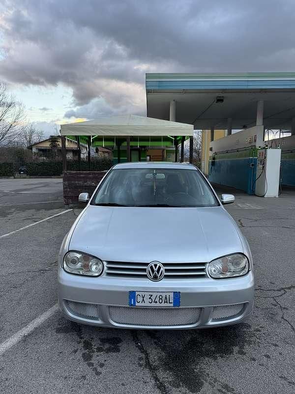 Usata VW Golf IV Highline 204 CV (150 kW) 2002 Berlina
