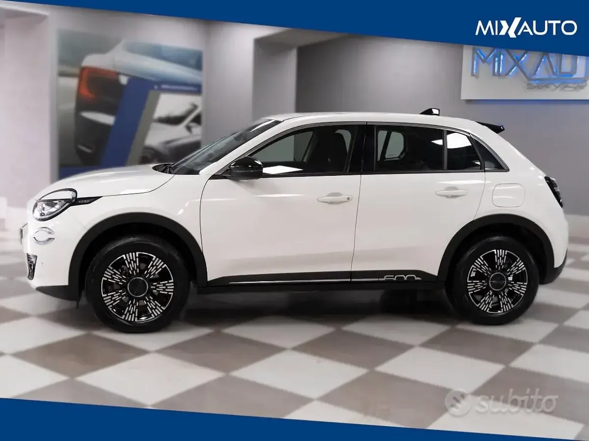 Usata Fiat 600 Pop 136 CV (100 kW) 2025 Bianco SUV