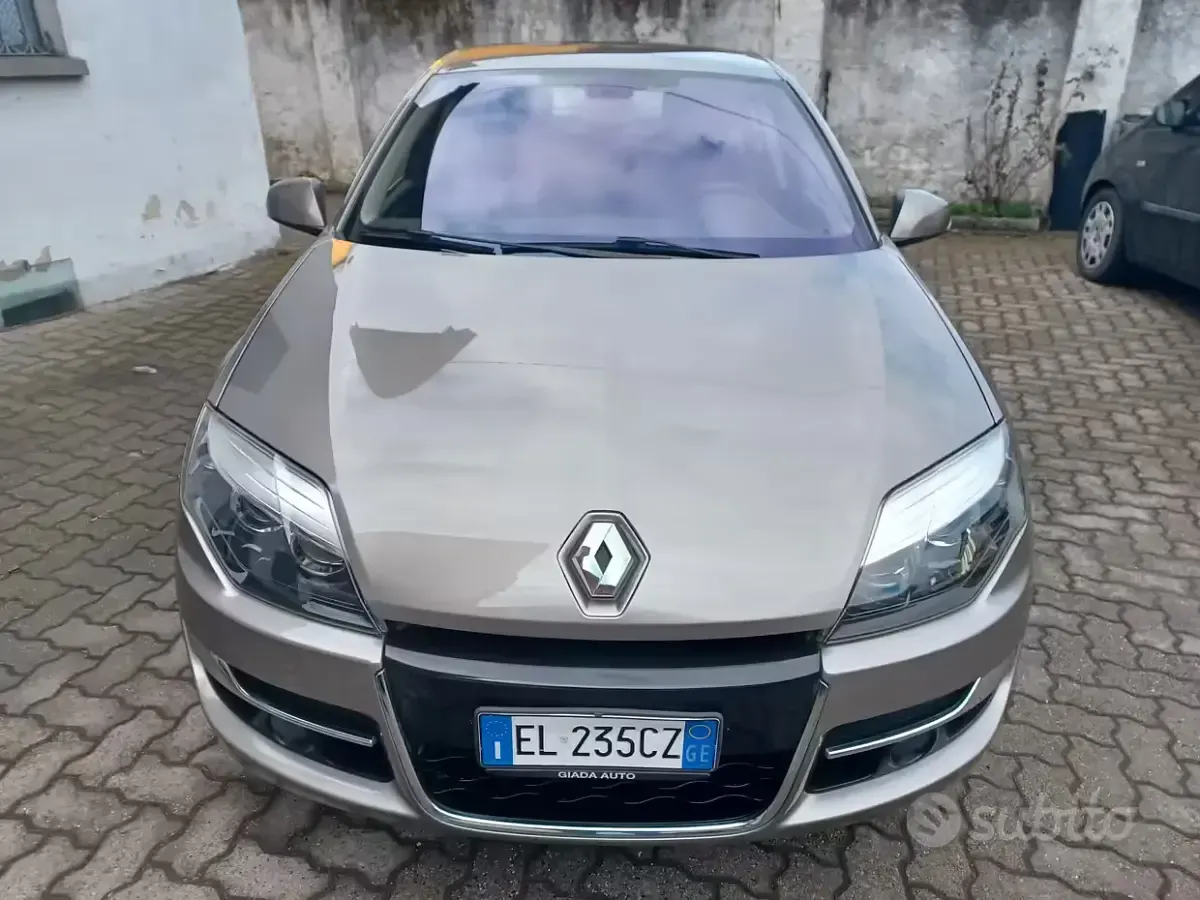 Usata Renault Laguna III 150 CV (110 kW) 2012 Marrone Berlina
