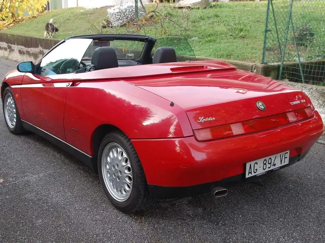 Usata Alfa Romeo Spider Lusso 150 CV (110 kW) 1995 Rosso Cabrio