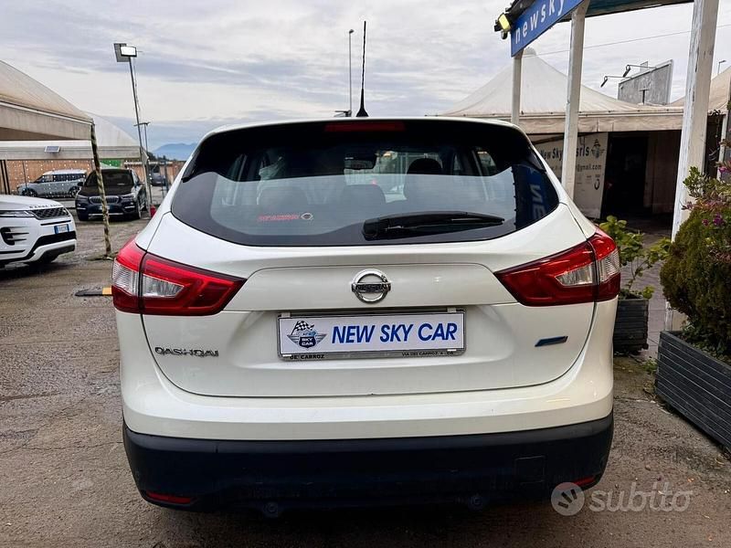 Usata Nissan Qashqai Tekna 110 CV (80 kW) 2015 Bianco SUV
