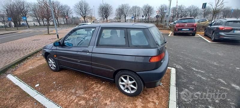 Usata Alfa Romeo 145 120 CV (88 kW) 1997 Utilitaria