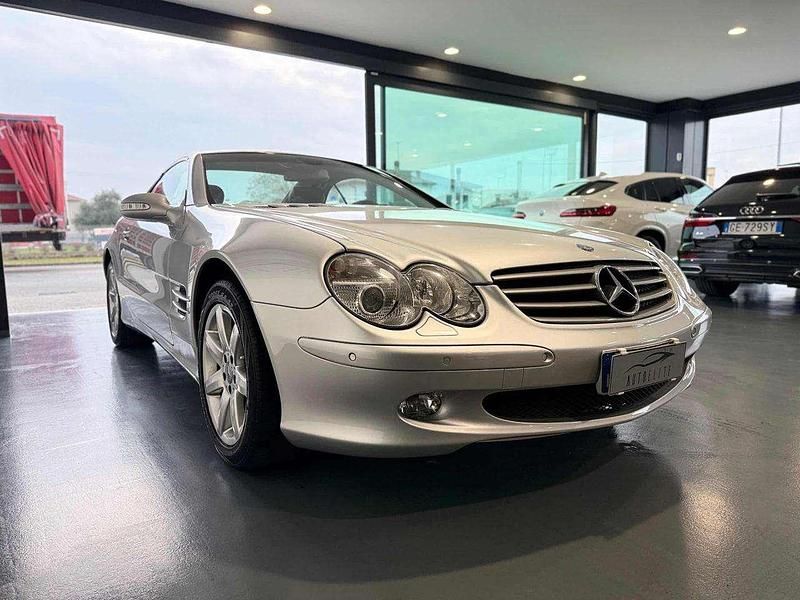 Usata Mercedes SL500 306 CV (225 kW) 2002 Argento Cabrio