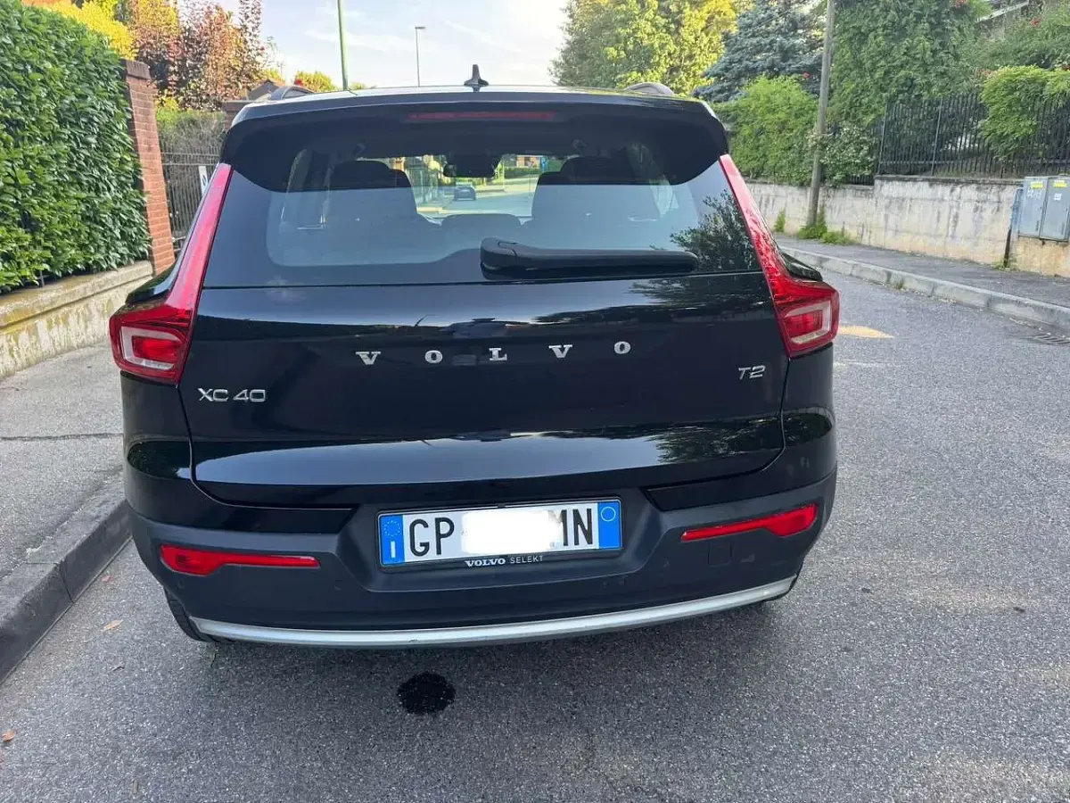 Usata Volvo XC40 129 CV (94 kW) 2023 Nero SUV