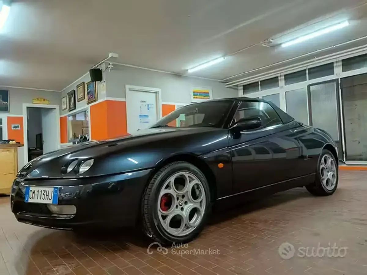 Usata Alfa Romeo GTV 166 CV (122 kW) 2004 Gray Coupé