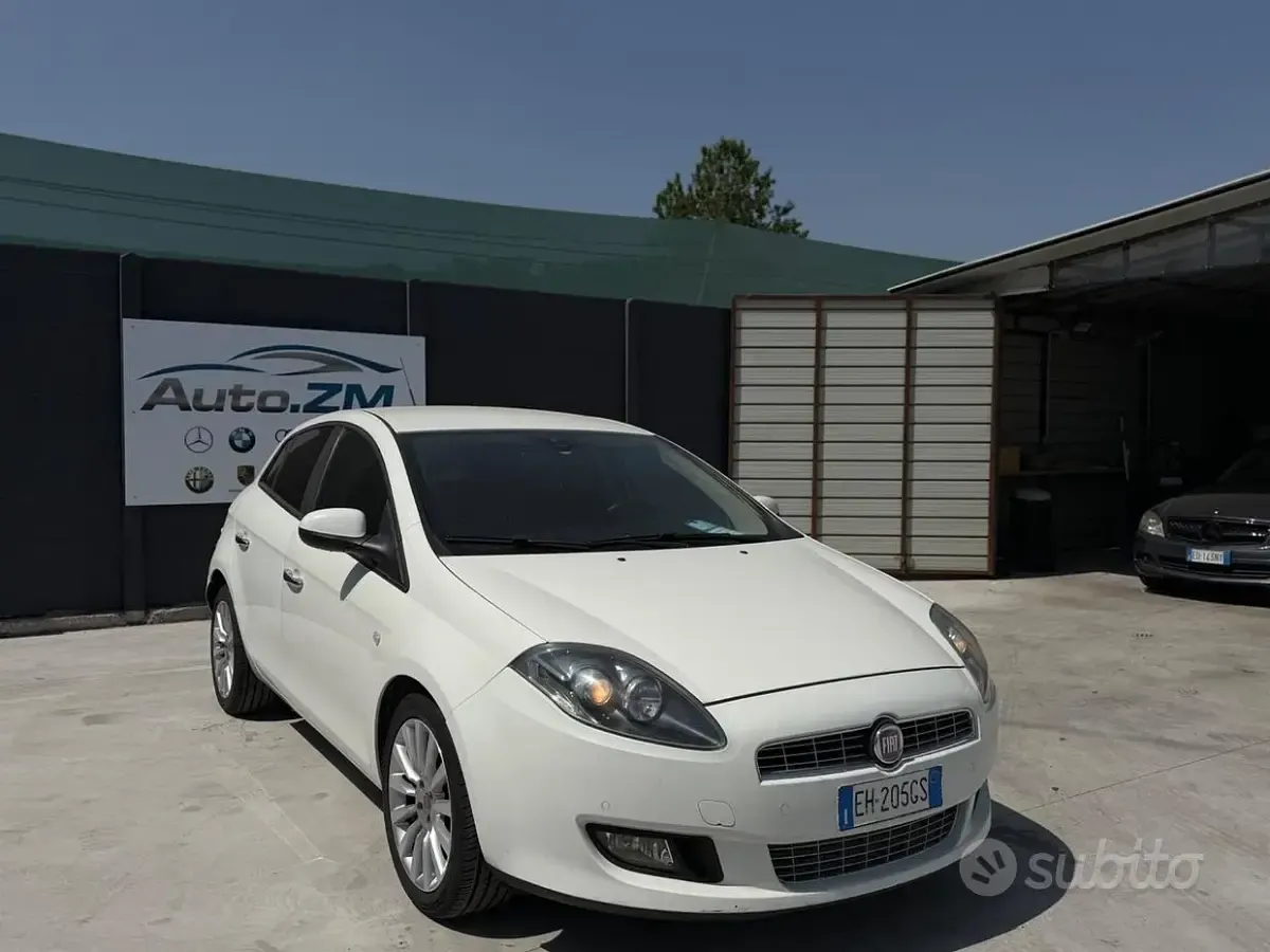 Usata Fiat Bravo Dynamic 120 CV (88 kW) 2011 Bianco Utilitaria