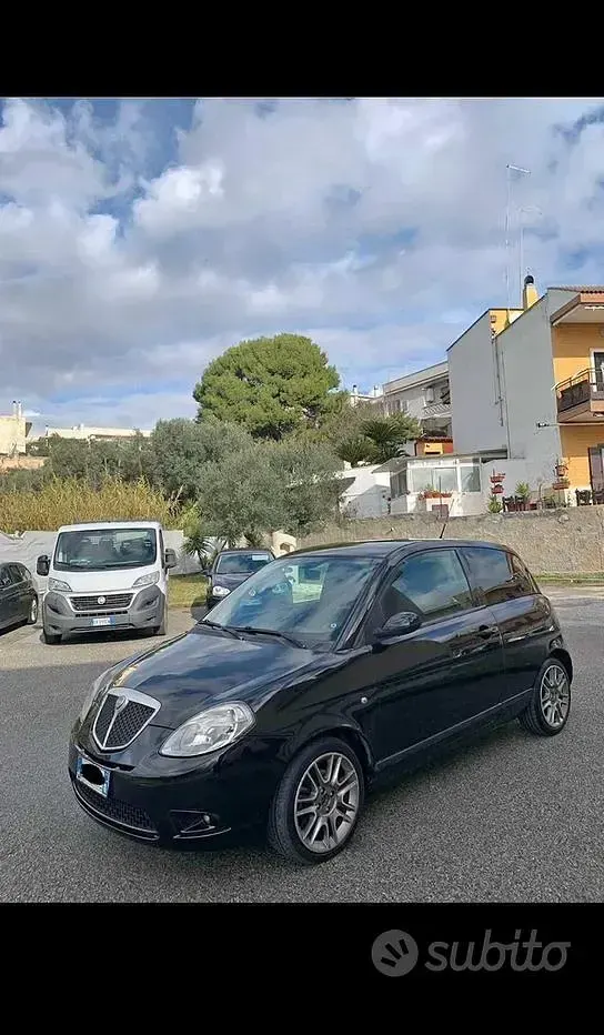 Usata Lancia Ypsilon 105 CV (77 kW) 2008 Nero Utilitaria