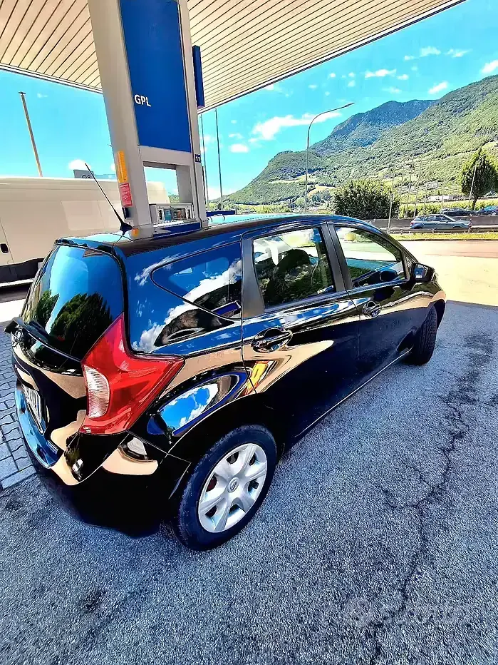 Usata Nissan Note 90 CV (66 kW) 2014 Nero Utilitaria