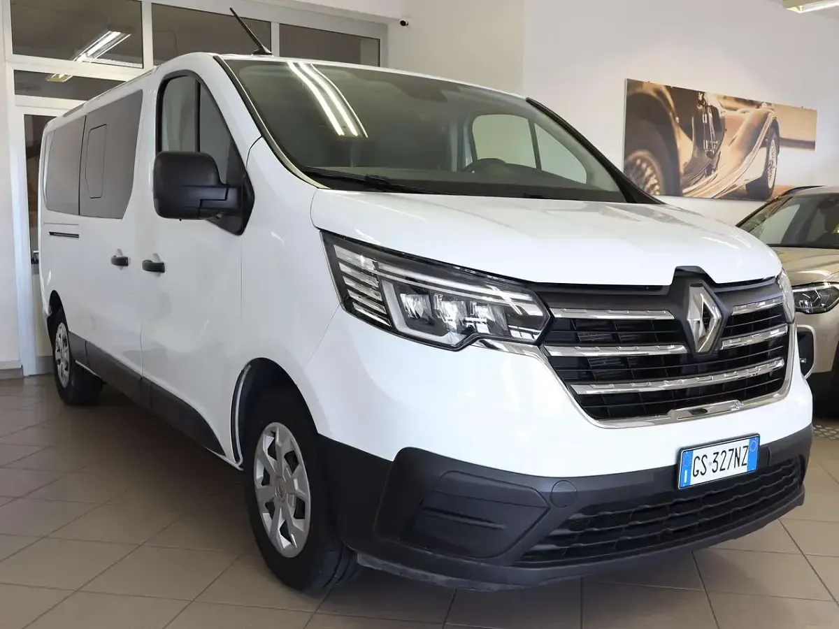 Usata Renault Trafic 150 CV (110 kW) 2024 Bianco Monovolume