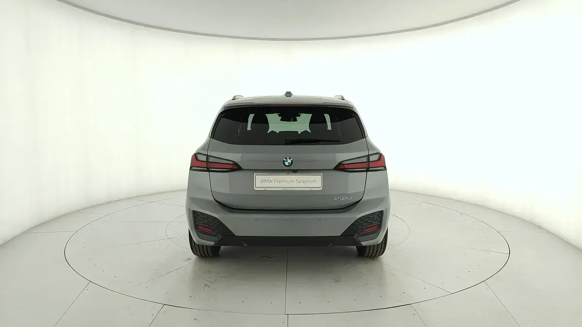 Gebraucht BMW 218 Active Tourer M Sport 150 PS (110 kW) 2025 Grau Van / Kleinbus
