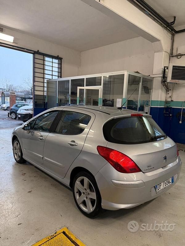 Usata Peugeot 308 Premium 120 CV (88 kW) 2008 Grigio Berlina
