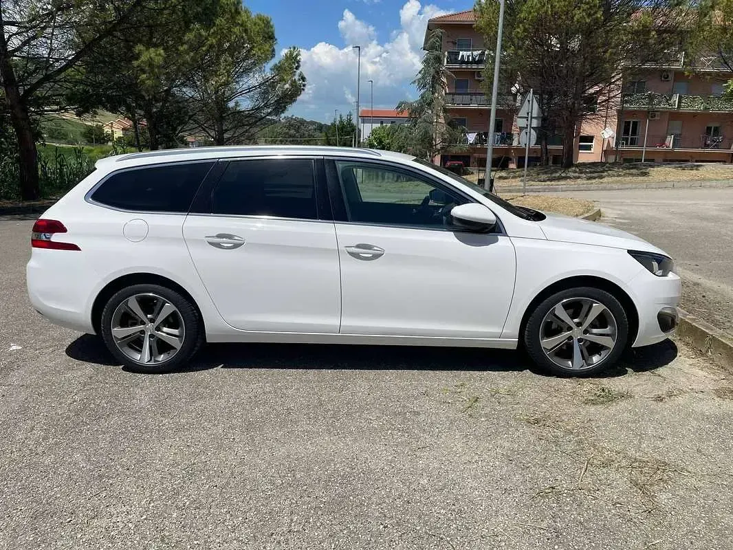 Usata Peugeot 308 SW Allure 114 CV (83 kW) 2015 Bianco Station wagon