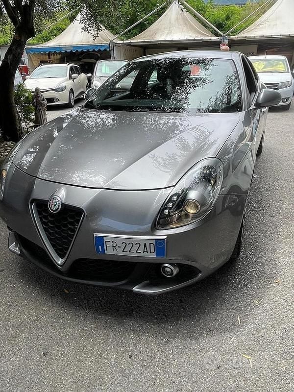 Usata Alfa Romeo Giulietta Super 120 CV (88 kW) 2018 Grigio Utilitaria
