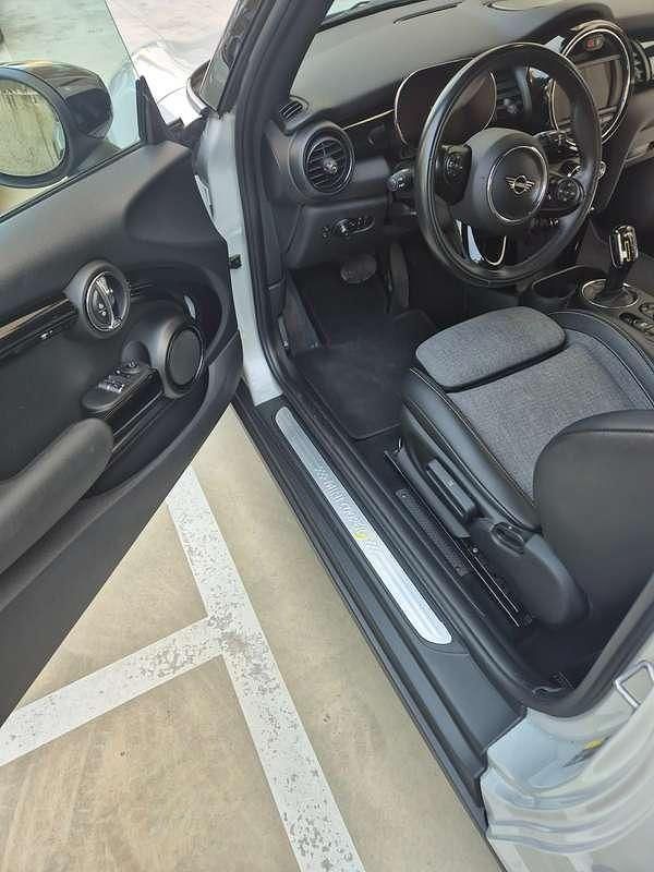 Usata Mini Cooper SE 135 kW (184 CV) 2021 Argento Utilitaria