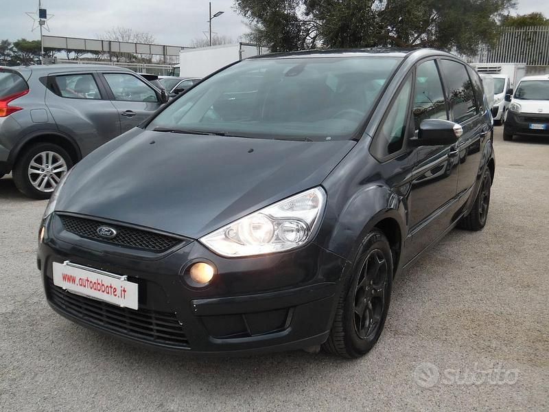 Usata Ford S-MAX Titanium 140 CV (102 kW) 2007 Grigio Monovolume