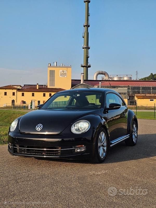 Usata VW Beetle Sportline 160 CV (117 kW) 2012 Nero Utilitaria