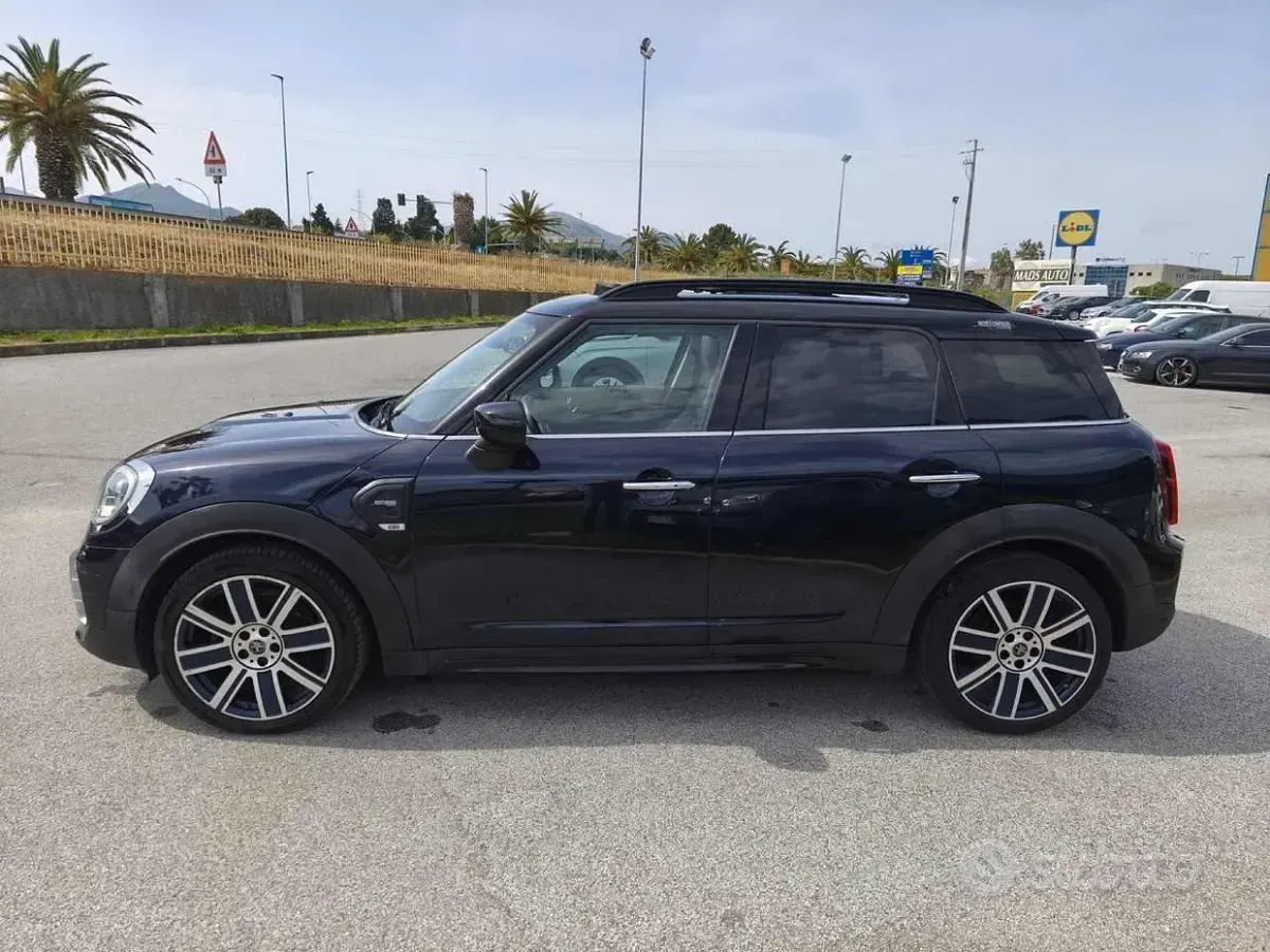 Käytetty Mini Cooper D Countryman 150 HP (110 kW) 2021 Musta Katumaasturi