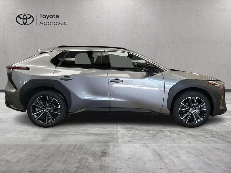 Usata Toyota bZ4X Edition 160 kW (218 CV) 2023 Argento SUV