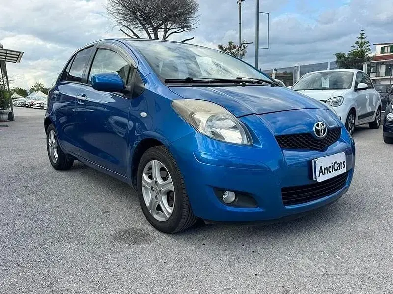 Occasion Toyota Yaris Sol 90 ch (66 kW) 2011 Bleue Citadine