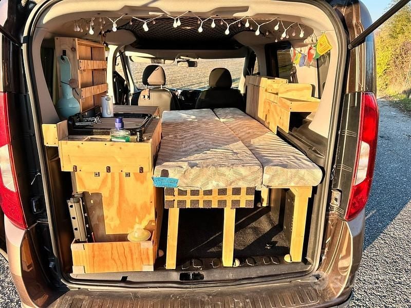 Usata Fiat Doblò Trekking 120 CV (88 kW) 2016 Marrone Monovolume