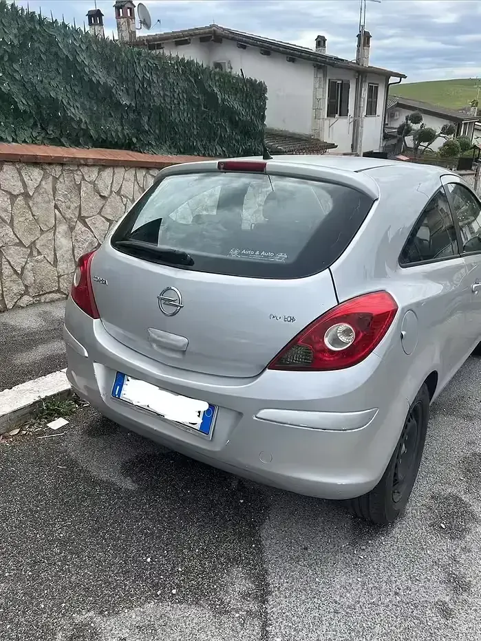 Usata Opel Corsa 85 CV (62 kW) 2012 Utilitaria