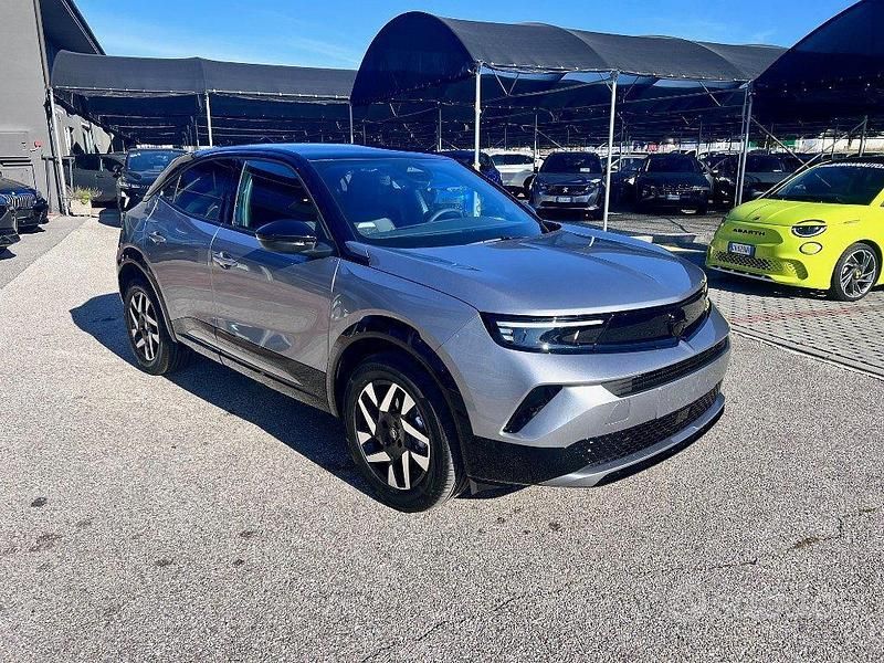 Nuova Opel Mokka S 136 CV (100 kW) 2025 Grafik grey SUV