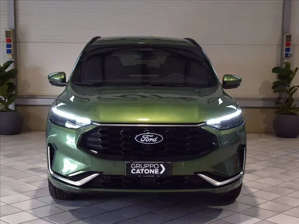 Nuova Ford Kuga ST-Line X 243 CV (178 kW) 2025 Verde SUV