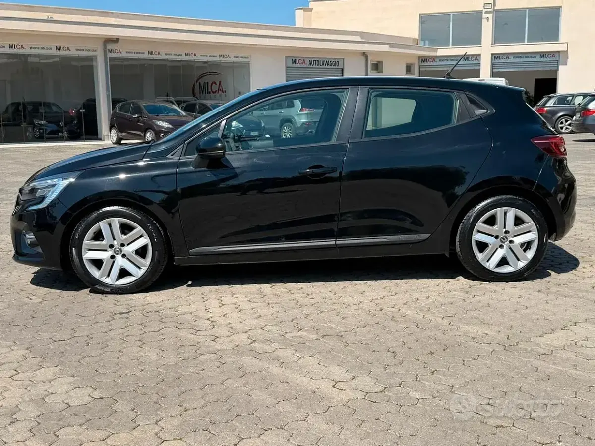 Usata Renault Clio V Business 100 CV (73 kW) 2021 Grigio Utilitaria