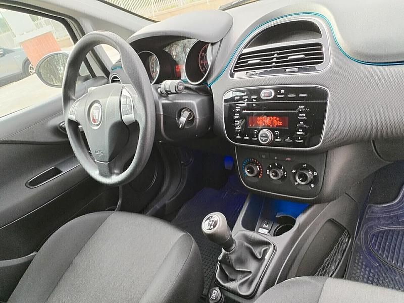 Usata Fiat Punto Evo Dynamic 74 CV (54 kW) 2014 Bianco Utilitaria